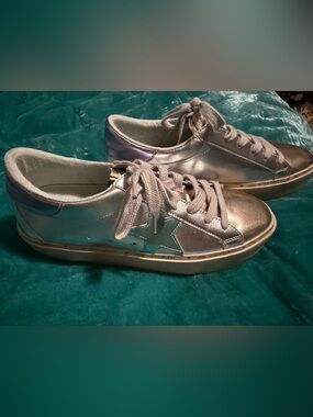 The Shu Shop Silver Metallic Star Detail Sneakers